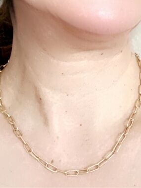 18k yellow gold paperclip chain necklace. Made in Italy. Stamped 750.